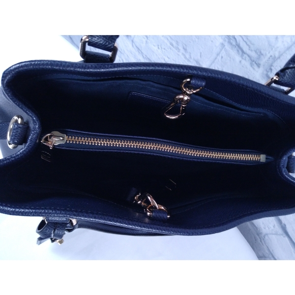 Vintage Authentic Coach Navy Handbag Medium Size - Picture 7 of 12